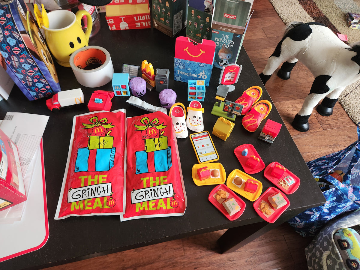 Mcdonald's Grinch items